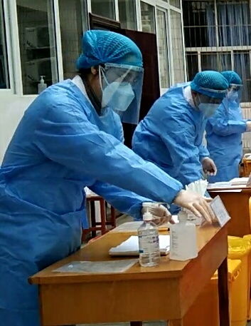 我院開展新冠核酸檢測演練 強化醫(yī)護(hù)人員防護(hù)用品規(guī)范使用